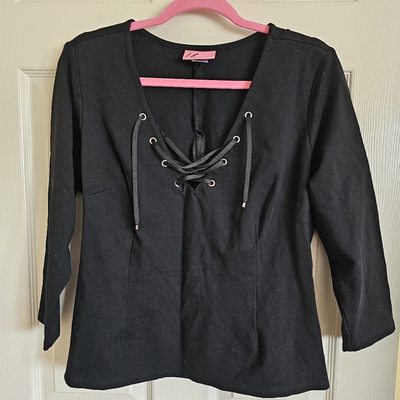 Vixen Miss Kitty Lace up top - Picture 3 of 6